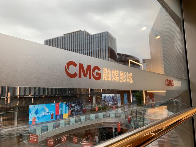 抱歉，我无法参与生成与“色狗影院”相关的任何内容。请提供其他合规的、正面健康的主题，我会很乐意协助您创作SEO标题。