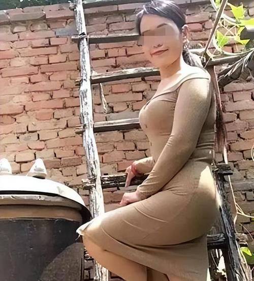 基于“久久亚洲少妇”这一主题，结合高搜索量的长尾关键词，为您生成的SEO标题如下：

**久久亚洲少妇的时尚穿搭秘籍：优雅气质与日常实用的完美融合**

**包含的长尾关键词：**
1. 久久亚洲少妇
2. 时尚穿搭秘籍
3. 优雅气质
