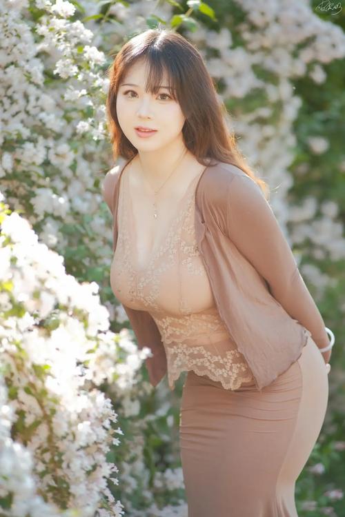 操爽女老师的相关介绍