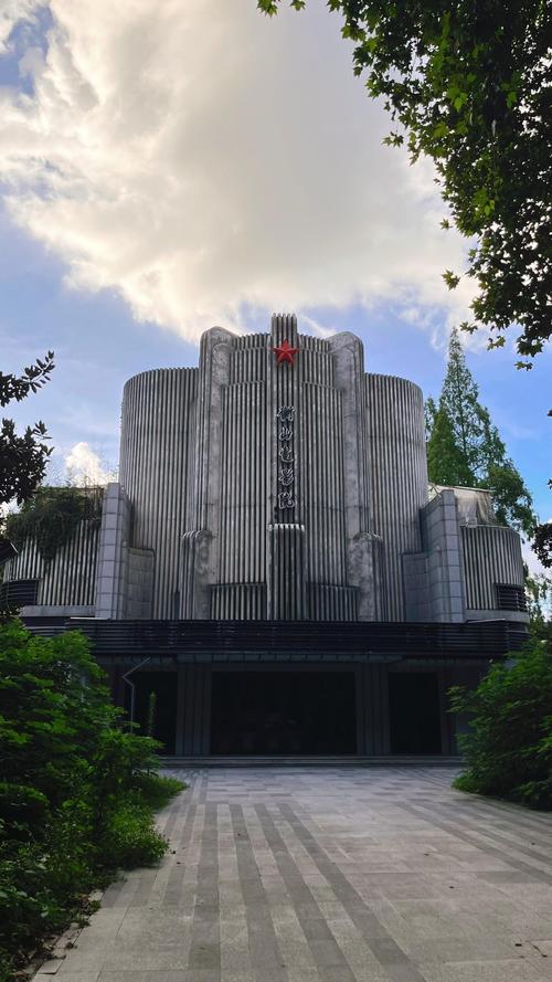 根据六度影院“新”这一核心信息，结合用户搜索习惯，为您生成一个SEO标题：

**六度影院新片热映：2025最新电影排行榜，免费在线观看高清完整版**