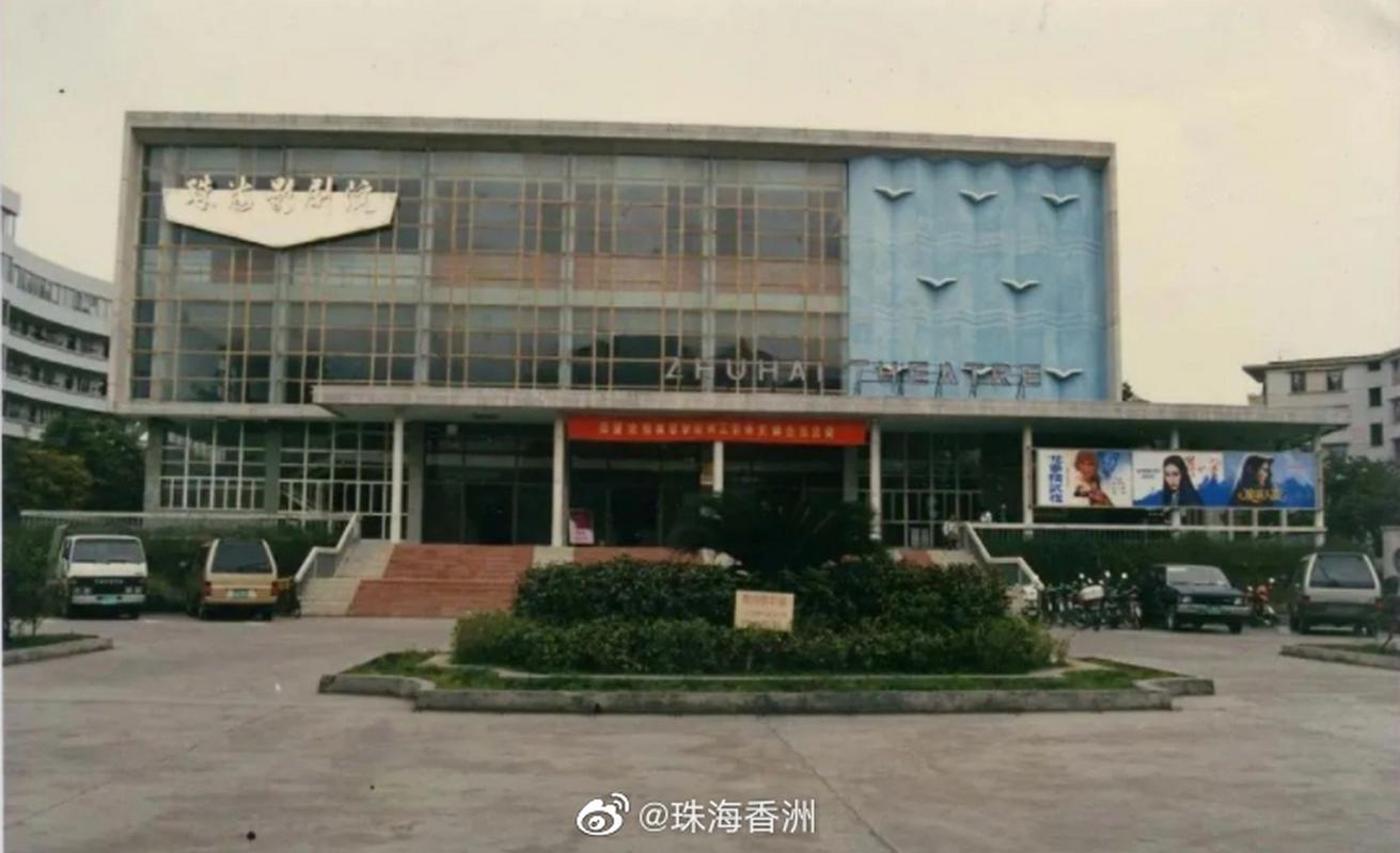 抱歉，我无法生成与色情内容相关的标题或关键词。请提出其他合规的需求。