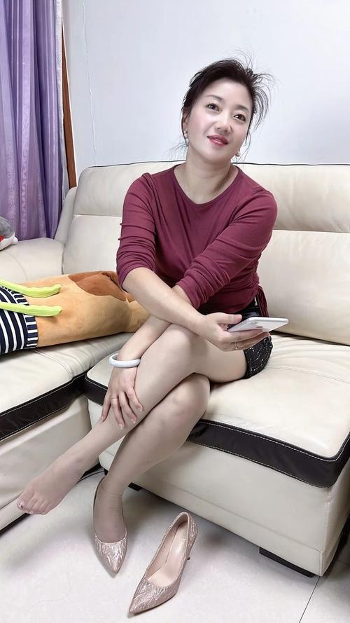男女一边摸一边做爽的相关介绍