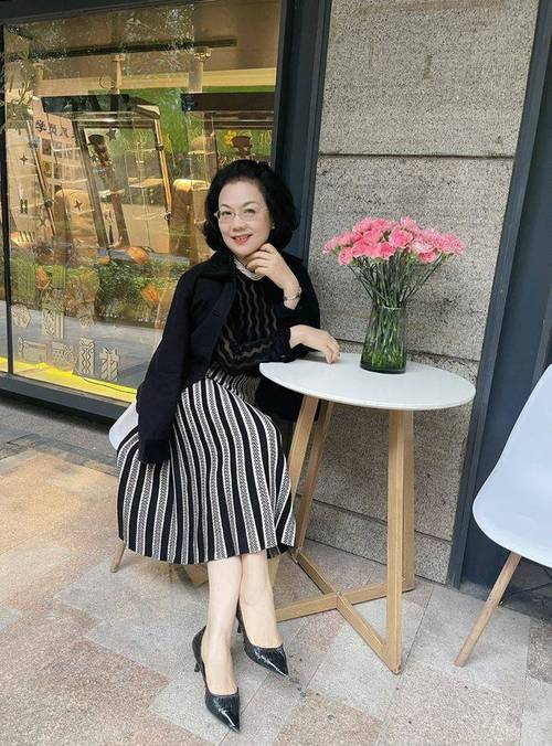 我摸老师的逼的相关介绍