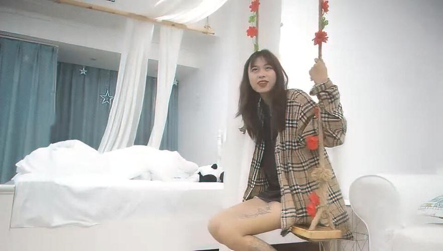 熟女少妇中文魅力穿搭指南，成熟风韵与日常搭配技巧分享