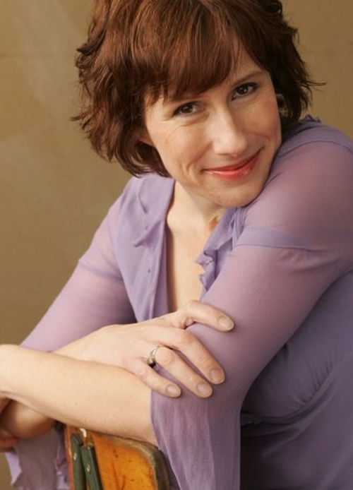 欧美老熟妇又美又飒：成熟魅力穿搭指南与生活态度解析
