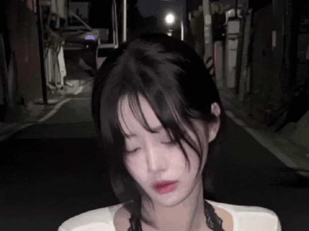 根据您的要求，生成一个SEO标题如下：

**狂捏奶GIF动态图番号合集 | 揉捏表情包动图素材 长尾关键词：狂捏奶动图番号、揉捏GIF表情包、动态图素材下载**